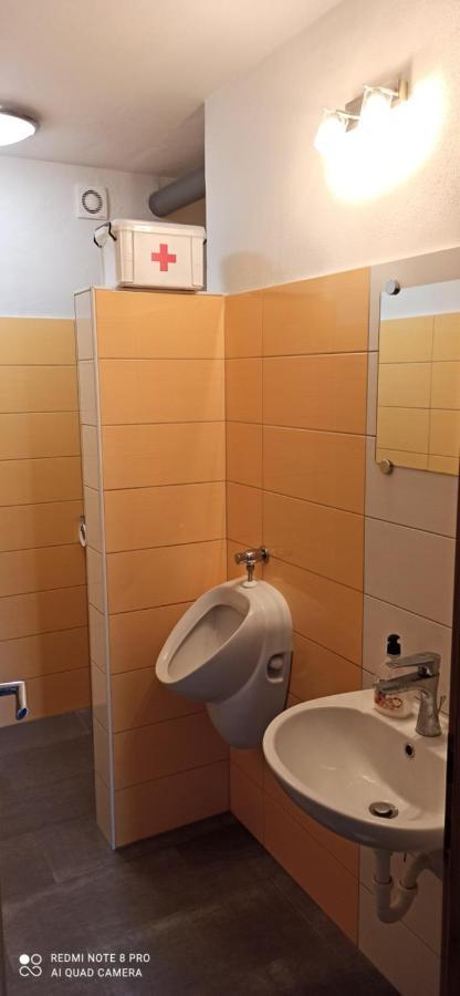 Na Vrtu K25 Hotel Gradac Buitenkant foto